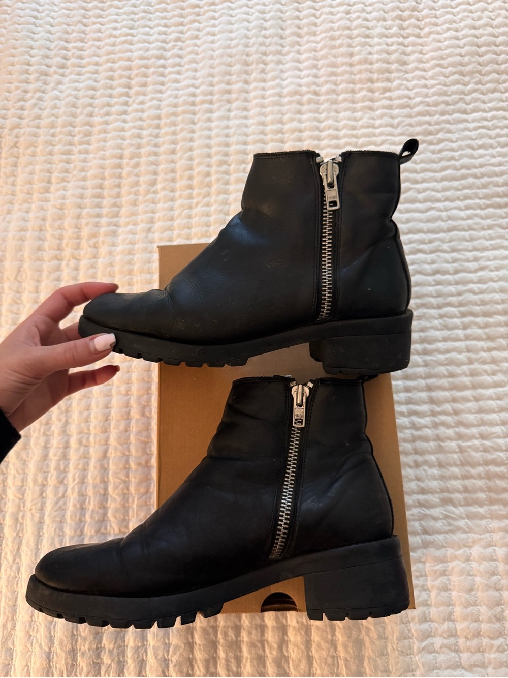 Urban Outfitters Lavorazione Artigiana black leather ankle boots- Size 10